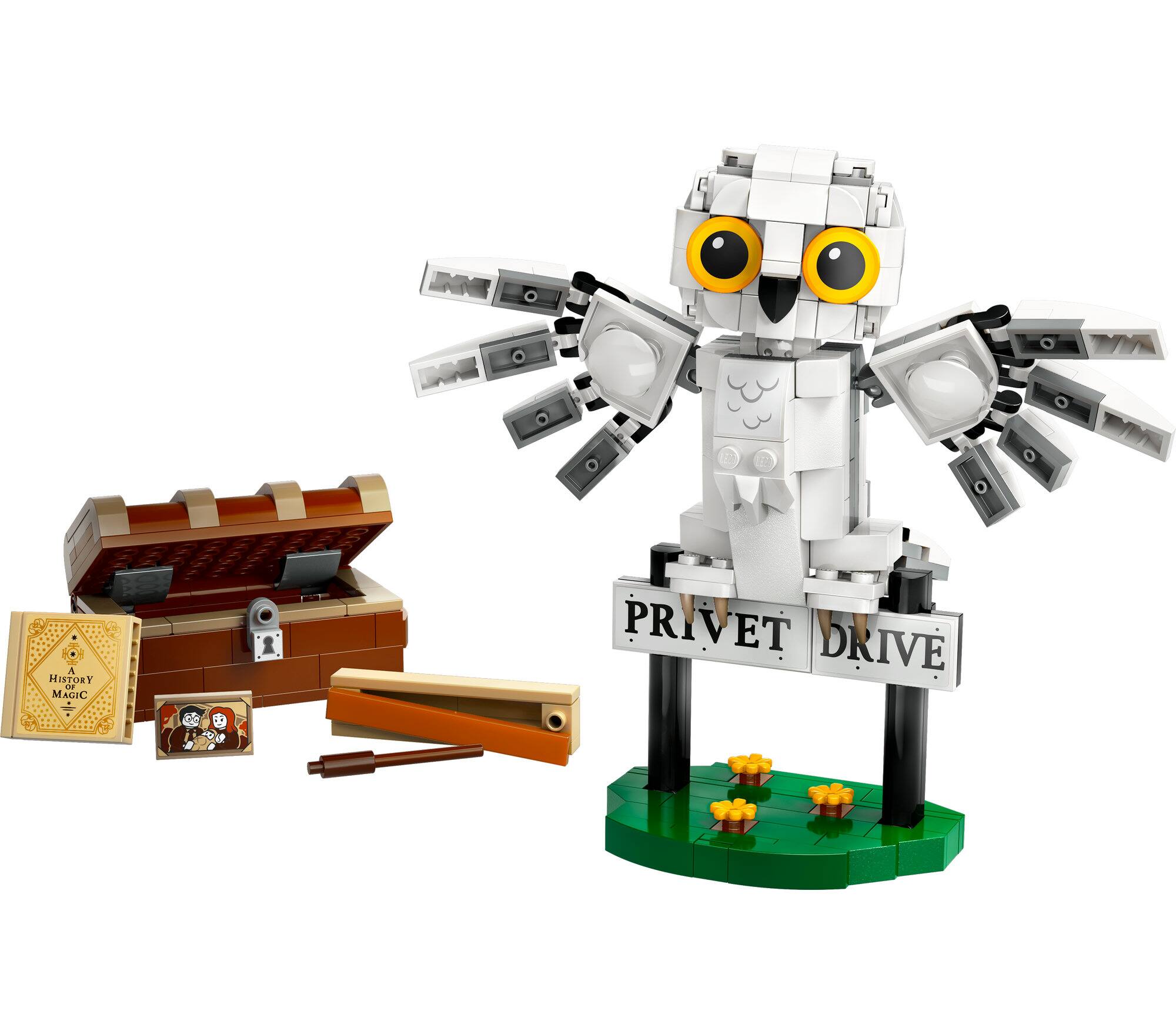 LEGO® Harry Potter™ Hedwig™ at 4 Privet Drive 76425